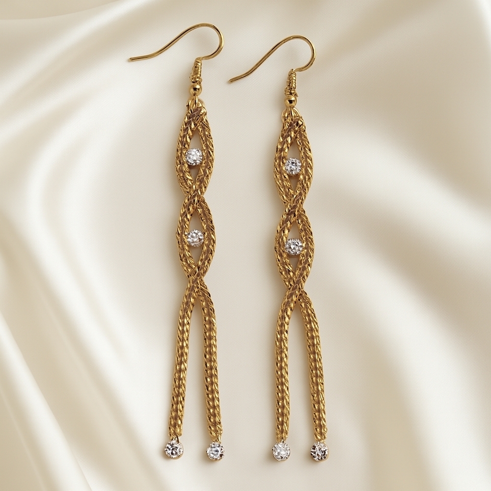 Golden Twist Glamour: Polished Rope Chain Dangle Earrings with Sparkle Crystal